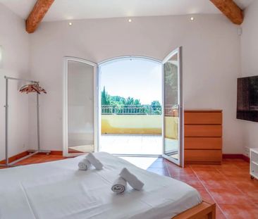 Le Rouret - Villa 8 pièces avec jardin et piscine - Photo 4
