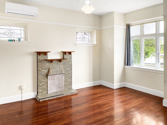 2-Bedroom Flat in the Heart of Newtown - Photo 1