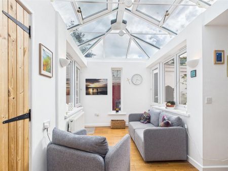 2 bedroom semi-detached house to rent - Photo 3