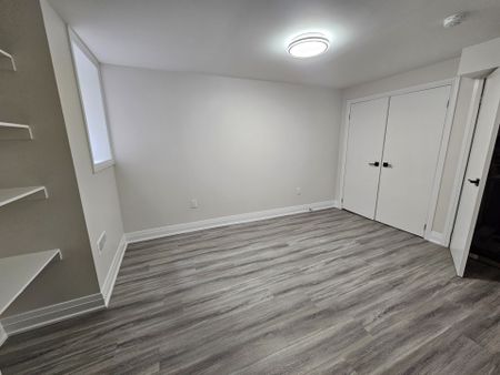 For Lease - 17 Dragonfly Crescent, Toronto, Ontario - Photo 2