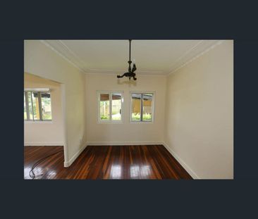 Hidden Gem in Seven Hills – Character, Space & Convenience! - Photo 2