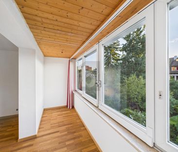 FAMILY-FRIENDLY, RUSTIC WITH GARDEN AND FIREPLACE - Photo 2