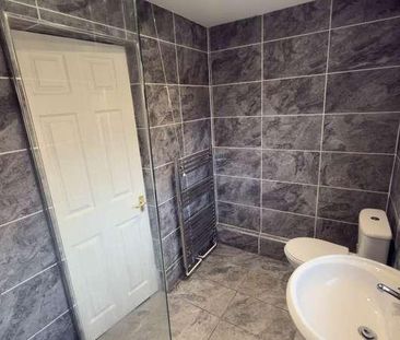 The Square, Grimsby, DN32 - Photo 4