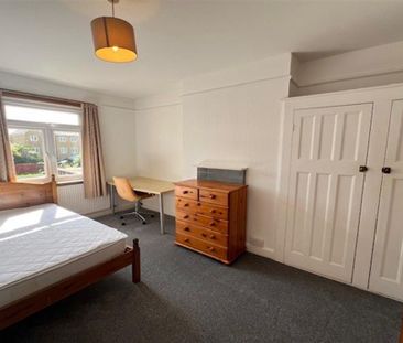 5 bedroom semi-detached house to rent - Photo 3