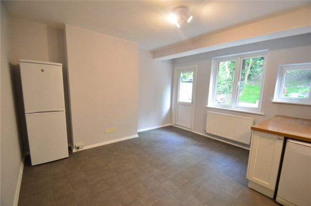 Lower Road, Kenley, CR8 - Photo 1