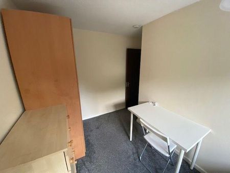 5 bedroom terraced house to rent - Photo 4