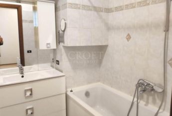 Monteverde Vecchio: Modern 2 bedroom, 2 bath, large living room, separate kitchen. Bright, silent, parquet floors, situated in lovely period building, excellent area, near park. Ref. 2364.