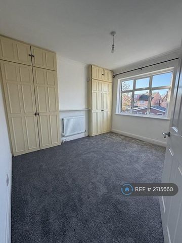 3 bedroom terraced house to rent - Photo 3