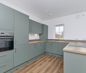 3 bedroom semi-detached house to rent - Photo 6