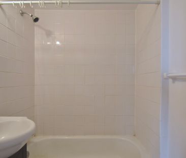 Condo for rent, Mont-Royal - Photo 2
