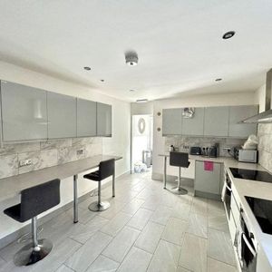 Sydney Street , Boston, Property for rent - Photo 2