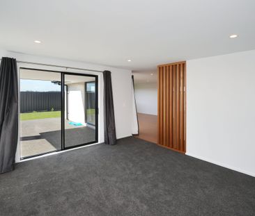 Stunning 4-Bedroom Modern Home in Beachgrove, Kaiapoi - Photo 4