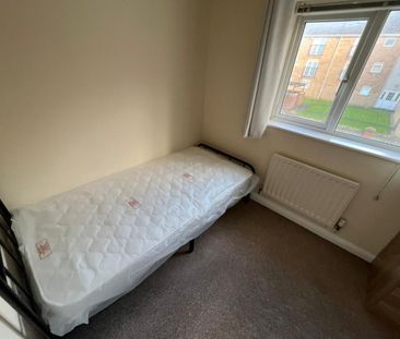 3 bedroom House To Let - Photo 3