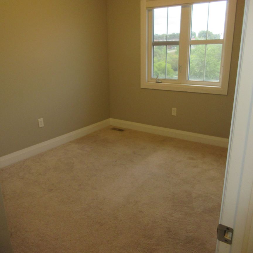 For Lease - 165 Seabrook Drive Unit# Upper Level, Kitchener, Ontario - Photo 1