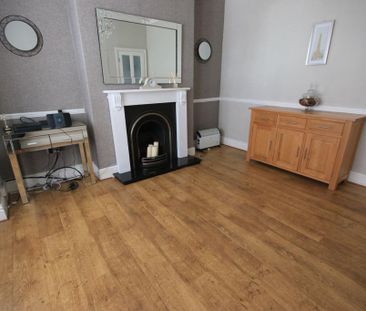 3 bedroom end of terrace house to rent - Photo 1