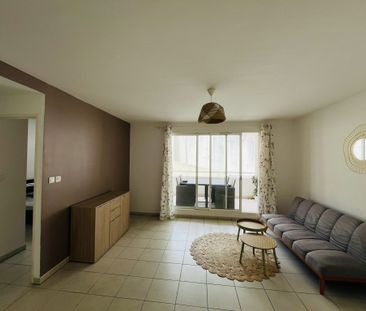 Location Appartement 2 pièces 41m² BELLE PIERRE 97400 - Photo 2