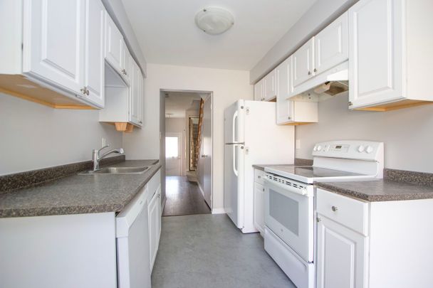 For Lease - 10 Bassett Boulevard Unit# 9, Whitby, Ontario - Photo 1