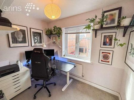 Louden Square, Earley, Reading, RG6 - Photo 4