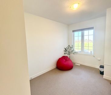 For Lease - 103 Picardy Drive, Hamilton, Ontario - Photo 5