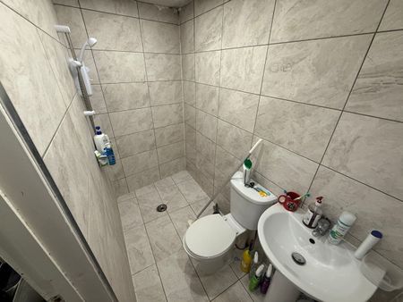 1 Bed Flat, Scotts Road, E10 - Photo 5