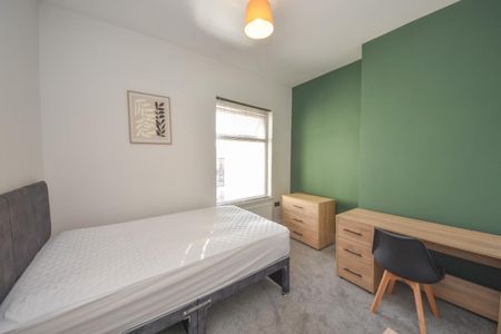 1 bed Room for Rent - Photo 2