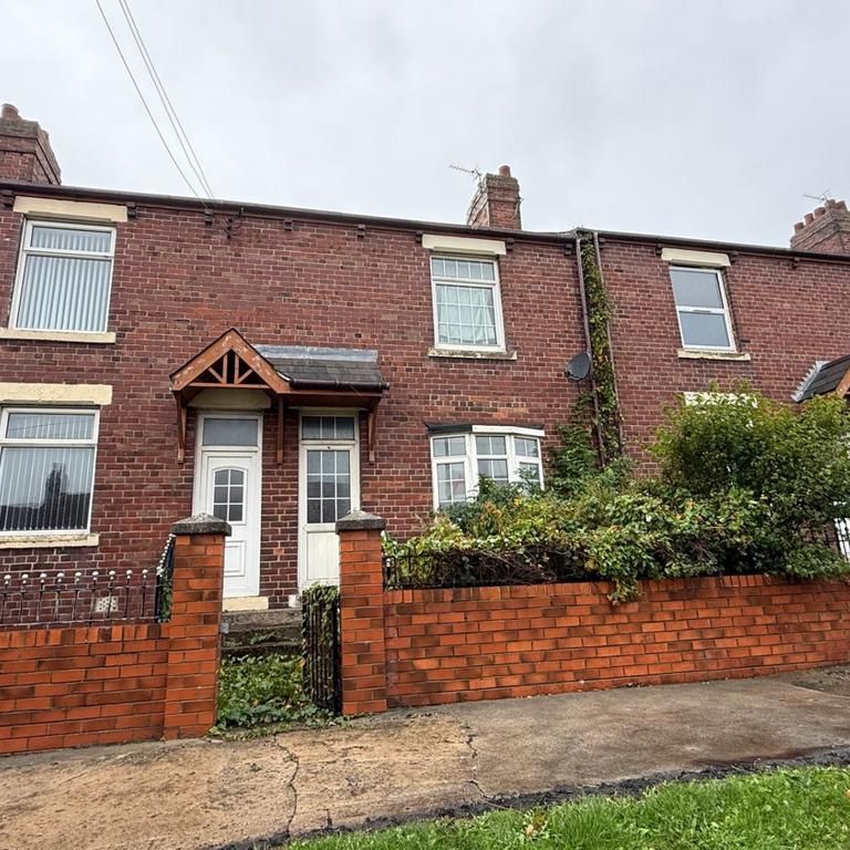 2 bedroom terraced house to rent - Photo 1