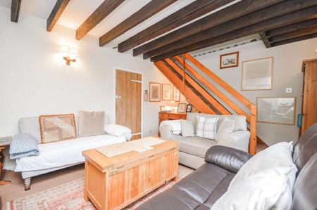 2 bedroom semi-detached house to rent - Photo 3