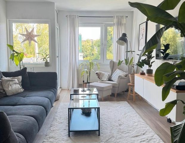 2,5 Zi.-Whg mit Balkon, ab Dez. 6 Monate - Foto 1