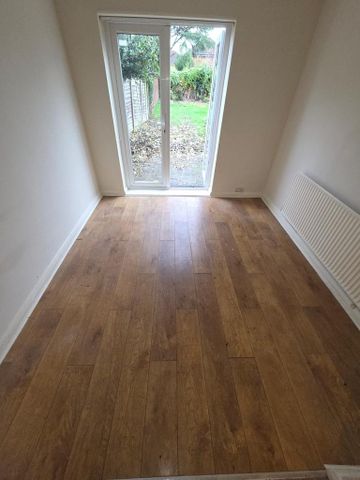 3 bedroom terraced house to rent - Photo 2