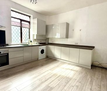 3 bedroom House To Let - Photo 2