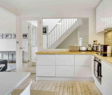 3 bedroom maisonette to rent - Photo 2