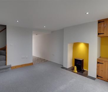 2 bedroom semi-detached house to rent - Photo 2