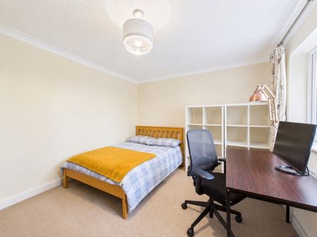 Whitecross Square, Leckhampton, Cheltenham, GL53 - Photo 4