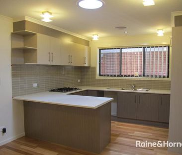 Quality 3 bedroom home in Great Cental Location! - Photo 3
