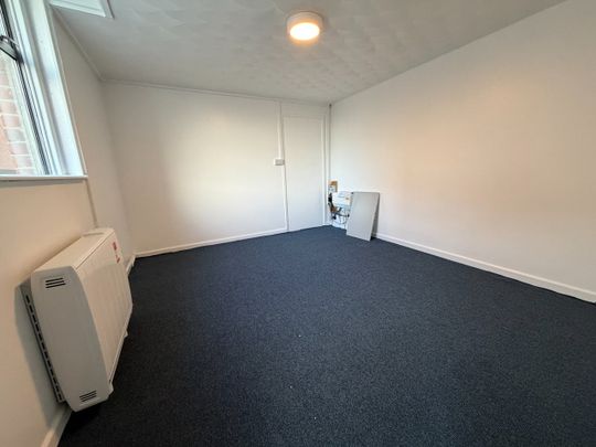 Studio Flat, Denzil Avenue, SO14 - Photo 1