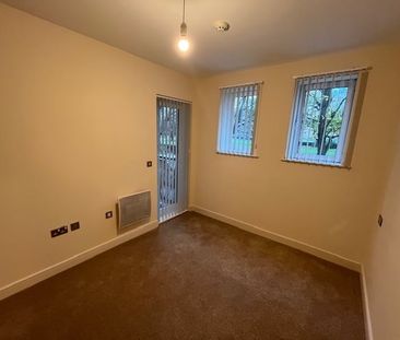 2 Bed Flat, Oceana Boulevard, SO14 - Photo 4