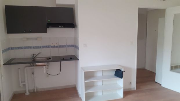 LOCATION AIX : T2 pièces (40 m²) avec place de parking souterrain. - Photo 1