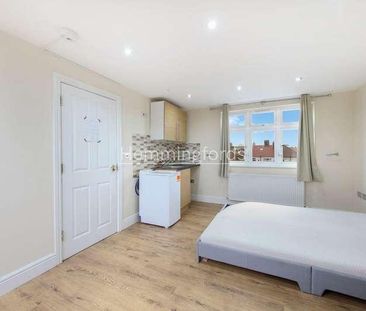 Brancaster Road, Ilford, IG2 - Photo 4