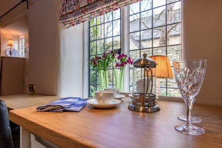 Burford - Photo 3