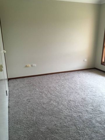 LOW MAINTENANCE, CENTRAL CONVENIENCE - Photo 2