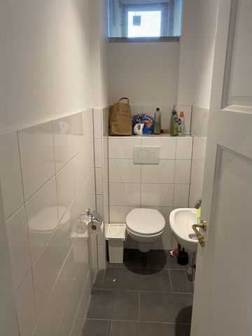 FR-Citylage! Uninähe! Helles WG- Zimmer, in saniertem Altbau mit eigener kleiner Küche. - Photo 3