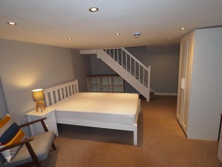 1 bedroom in a house share to rent - Photo 3