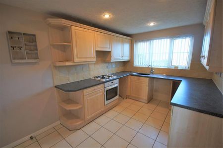 3 bedroom detached house to rent - Photo 5