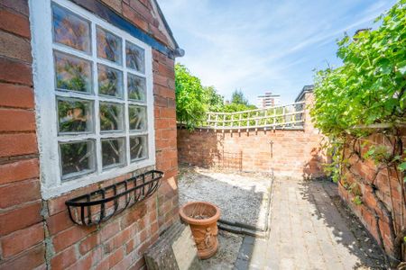 2 bedroom retirement property to rent - Photo 4