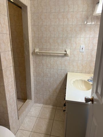 For Lease - 358 Derry Road, Mississauga, Ontario - Photo 3