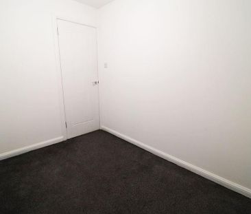 3 bedroom flat to rent - Photo 6