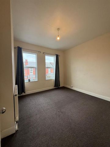 2 bedroom end of terrace house to rent - Photo 4