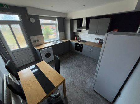 1 bed House Share - To Let - Photo 5