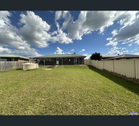 4 Jacaranda, Kingaroy, Qld 4610 - Photo 2