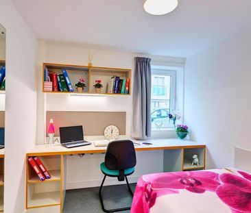 1 bedroom in a flat share to rent - Photo 5